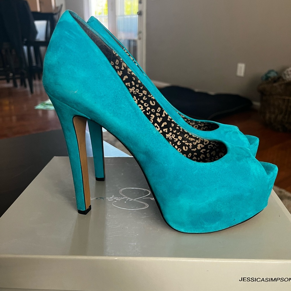 Jessica Simpson peep toe heels, Size 8